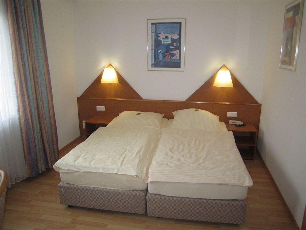 Hotel Faehrhaus Saarbrücken Zewnętrze zdjęcie