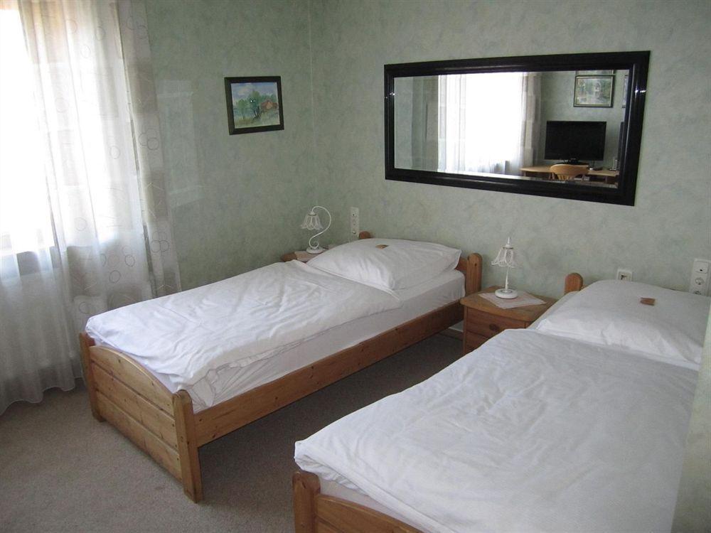 Hotel Faehrhaus Saarbrücken Zewnętrze zdjęcie