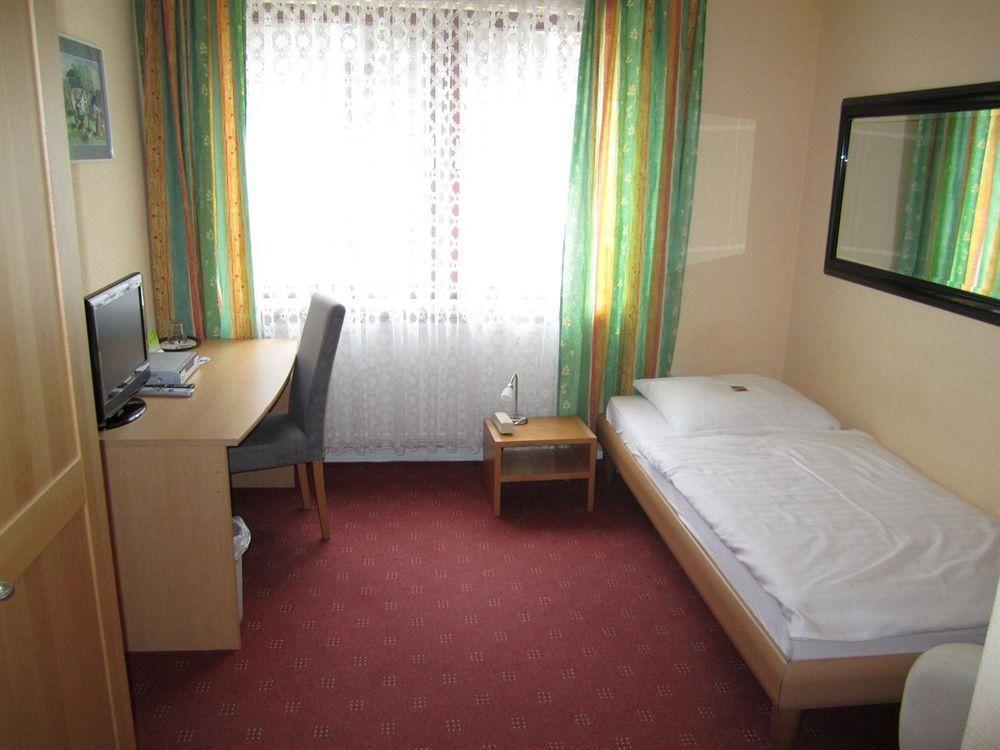 Hotel Faehrhaus Saarbrücken Zewnętrze zdjęcie