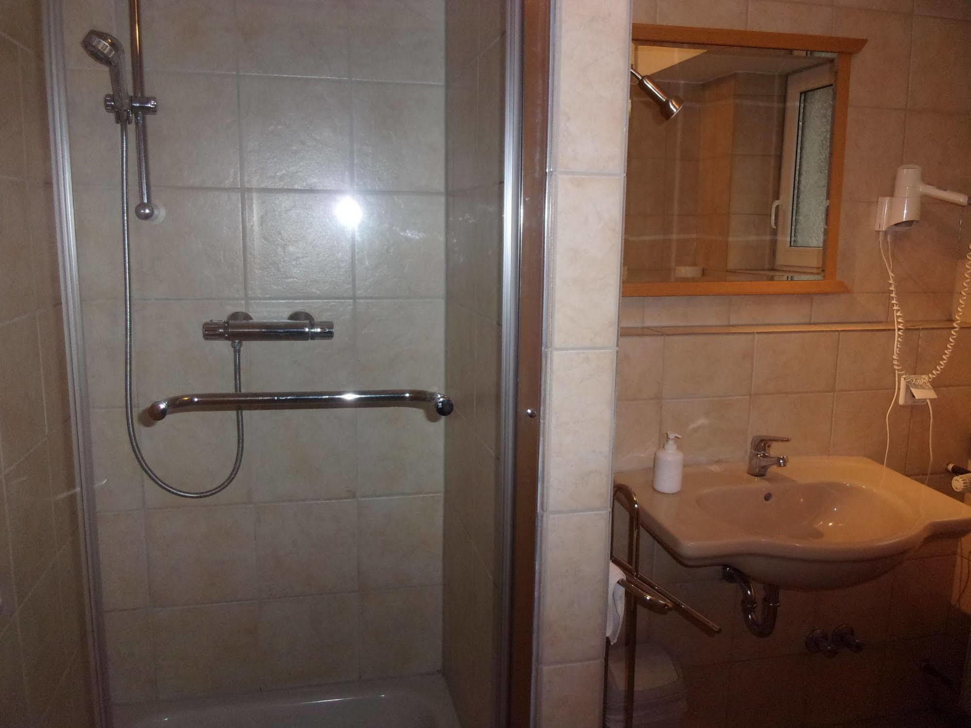 Hotel Faehrhaus Saarbrücken Zewnętrze zdjęcie
