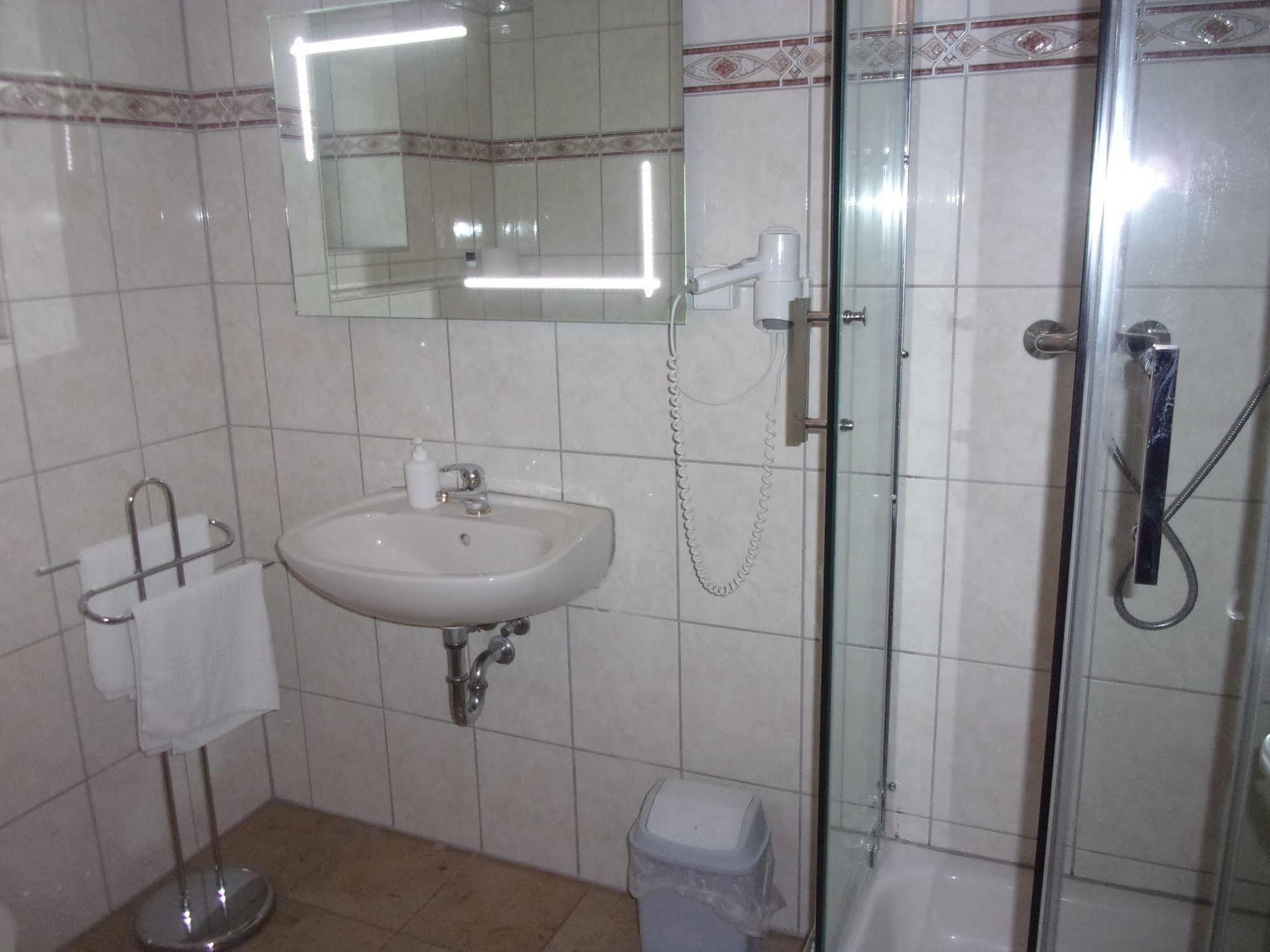 Hotel Faehrhaus Saarbrücken Zewnętrze zdjęcie