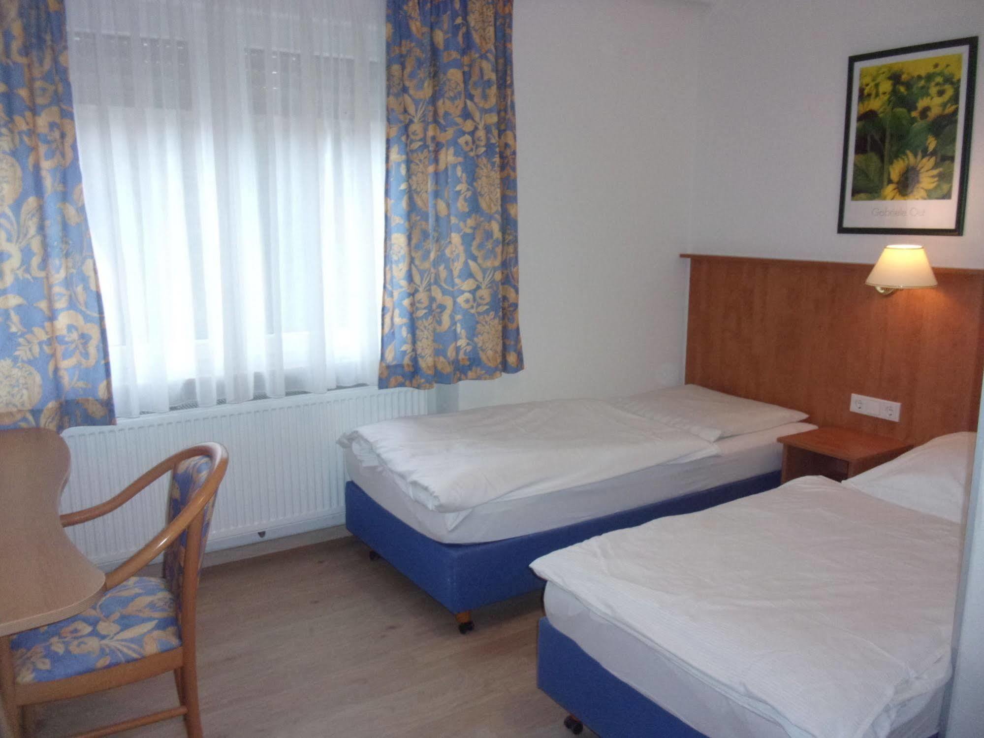 Hotel Faehrhaus Saarbrücken Zewnętrze zdjęcie