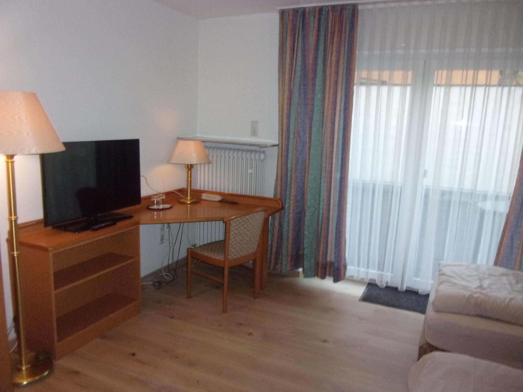 Hotel Faehrhaus Saarbrücken Zewnętrze zdjęcie
