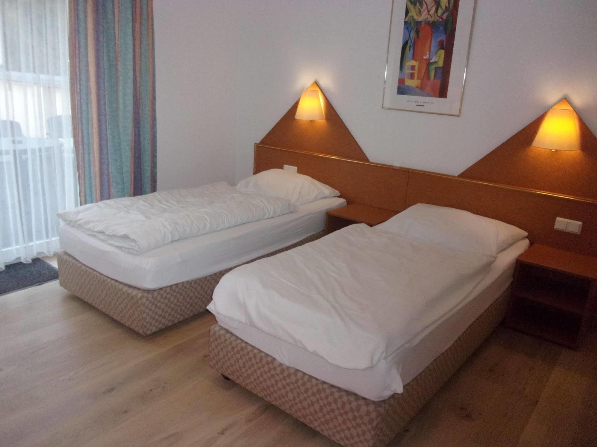 Hotel Faehrhaus Saarbrücken Zewnętrze zdjęcie