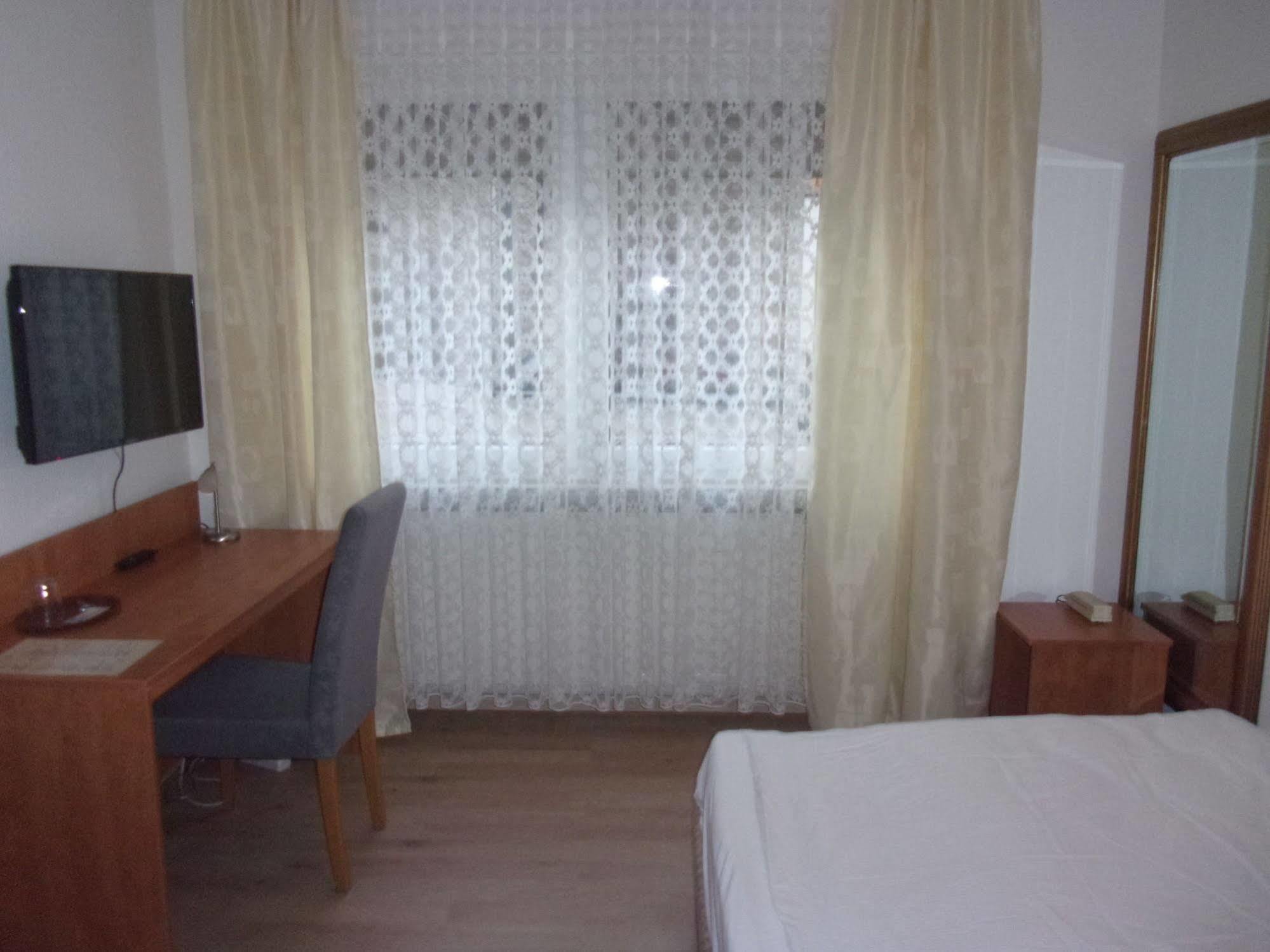 Hotel Faehrhaus Saarbrücken Zewnętrze zdjęcie
